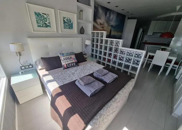 Estudio Ii Vistas Mar Nearby Train, Airport Malaga Апартаменты *